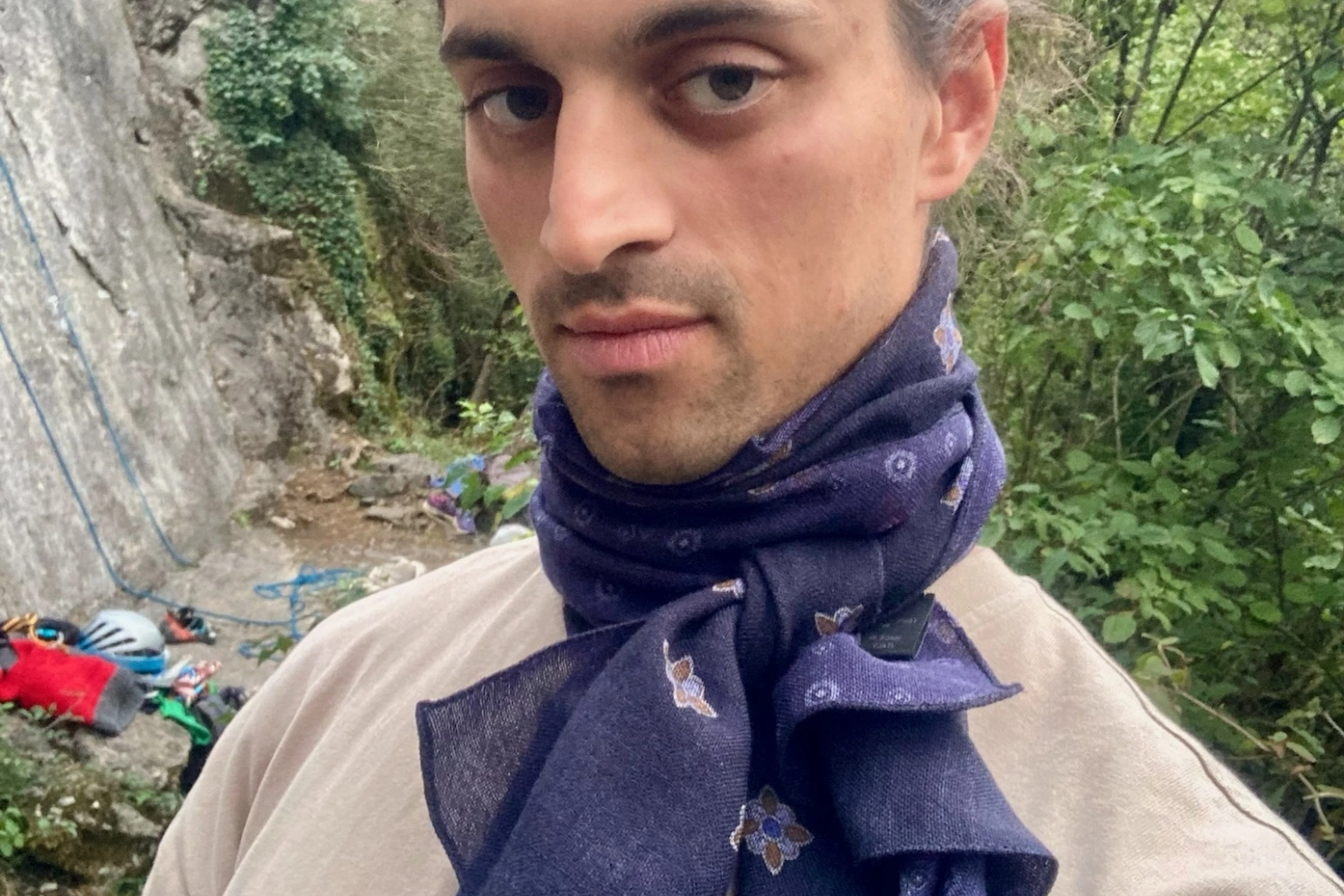 Julien-Pooya Weihs disputerer med en doktorgrad om fysikkforståelse.