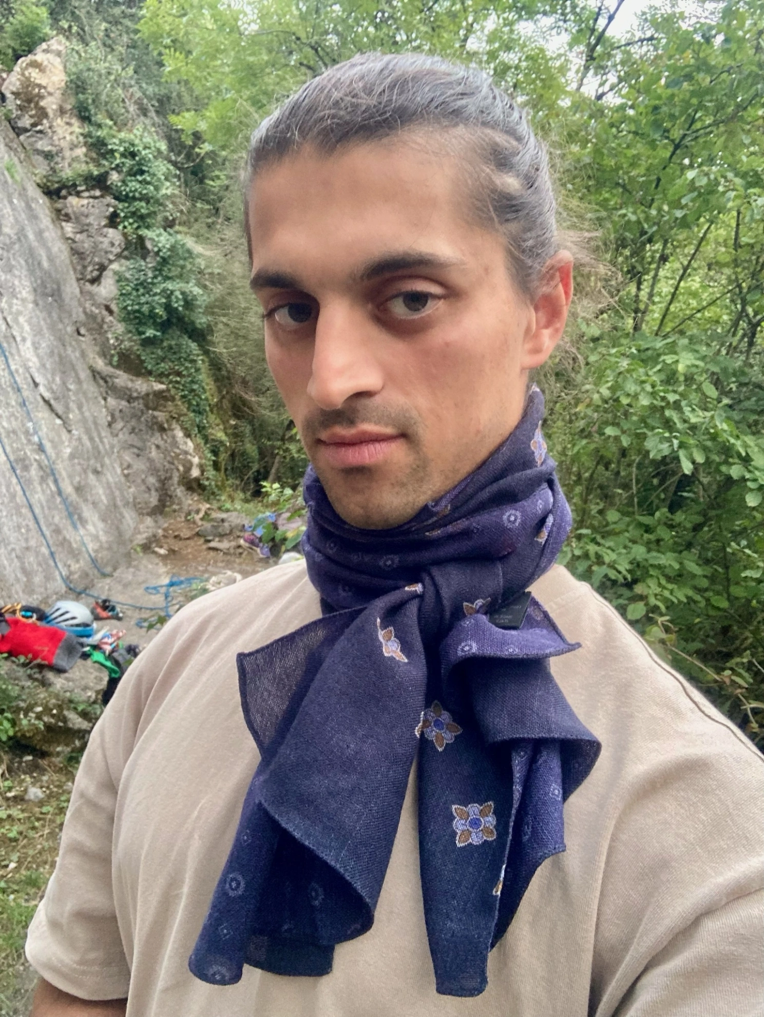 Julien-Pooya Weihs disputerer med en doktorgrad om fysikkforståelse.