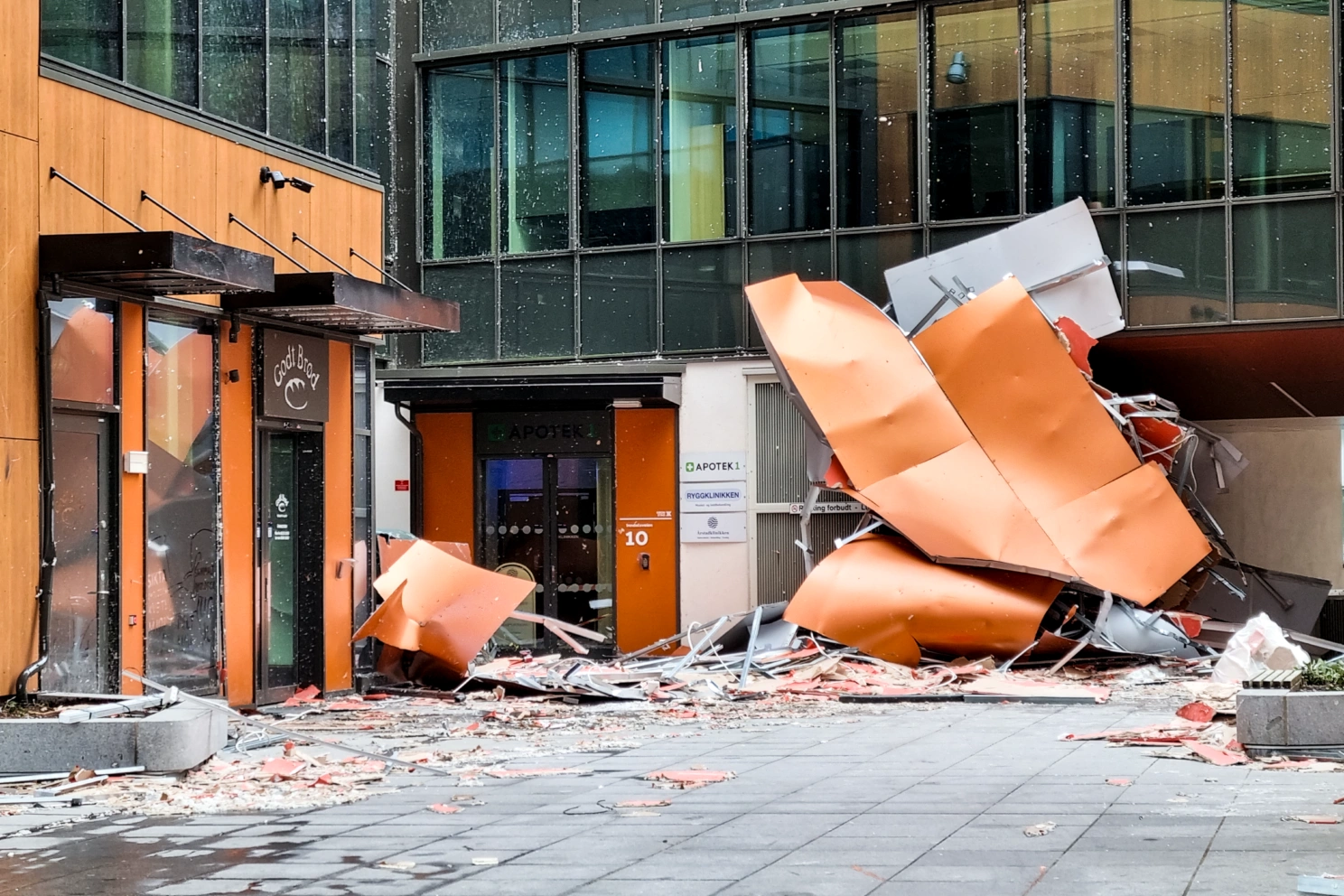 Tak falt ned på Kronstad under stormen Amy. Foto: Ellen Viste